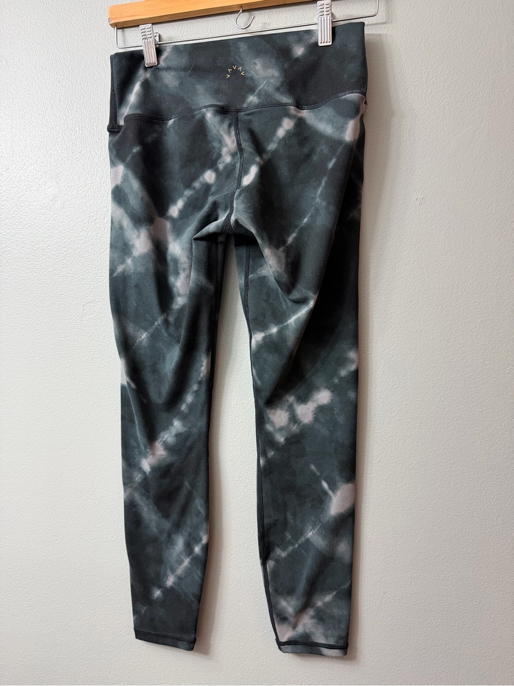 VARLEY Womans CENTURY LEGGING SZ medium